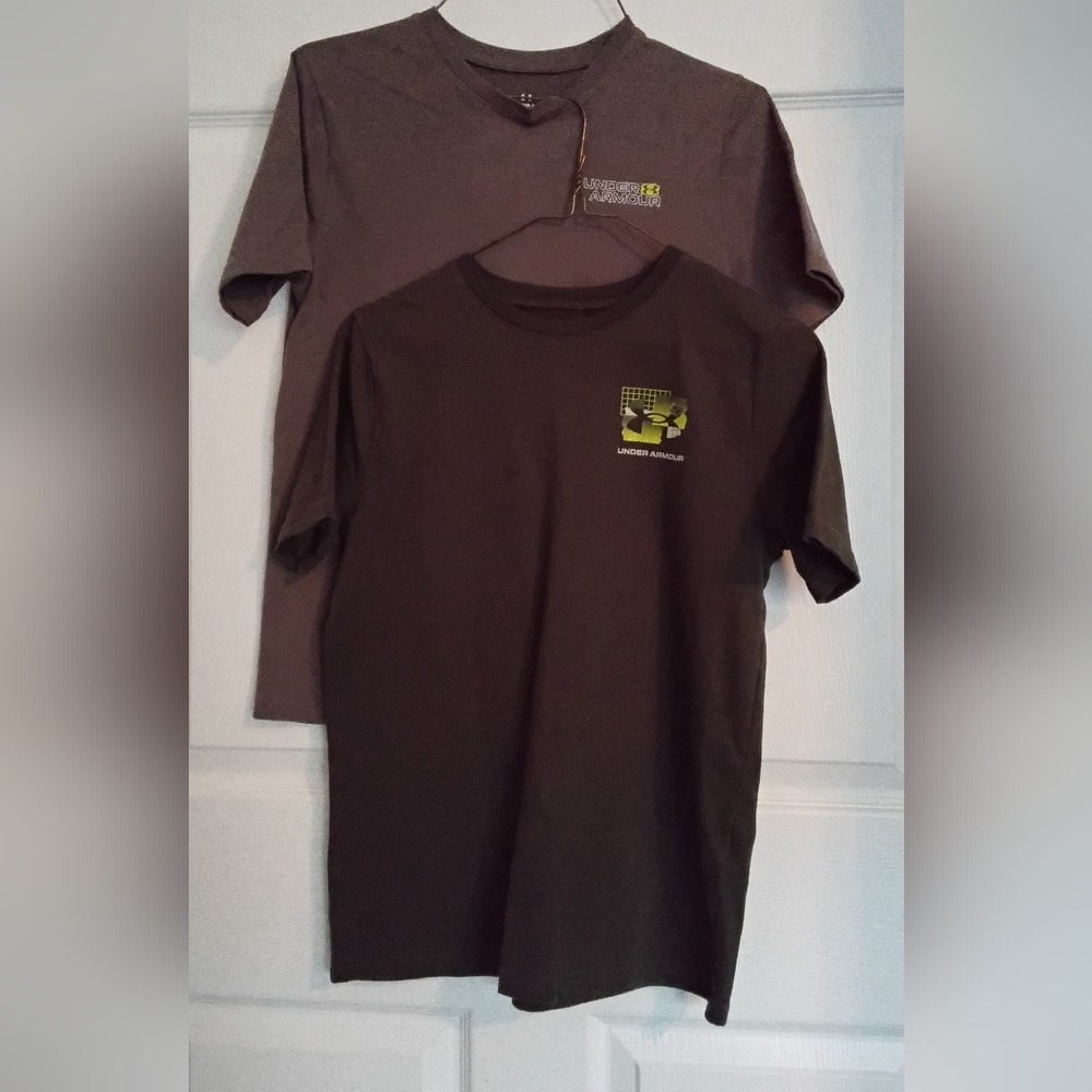 Boys Under Armour 1 Green And 1 Tan Short Sleeve Shirt
